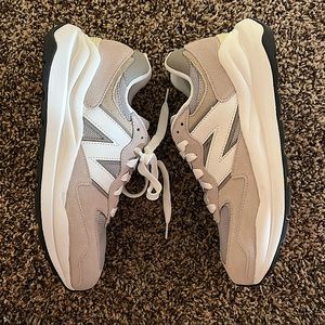 New Balance Mens size 10.5 shoes. Hard to find color way - Rain Cloud. NWOT
